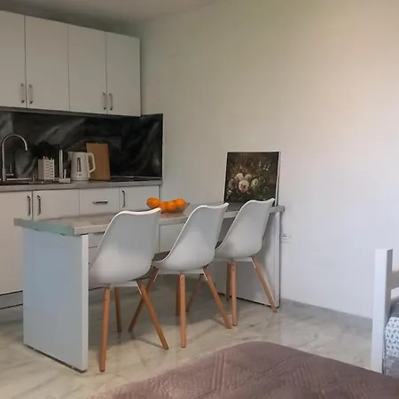 Holiday home Tiny At The Castle Shkoder